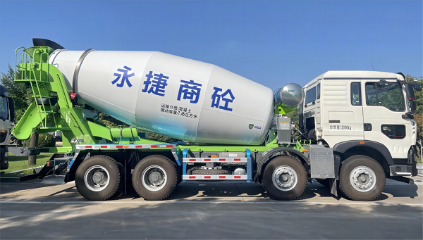 重汽&凌宇攪拌車(chē)交付客戶